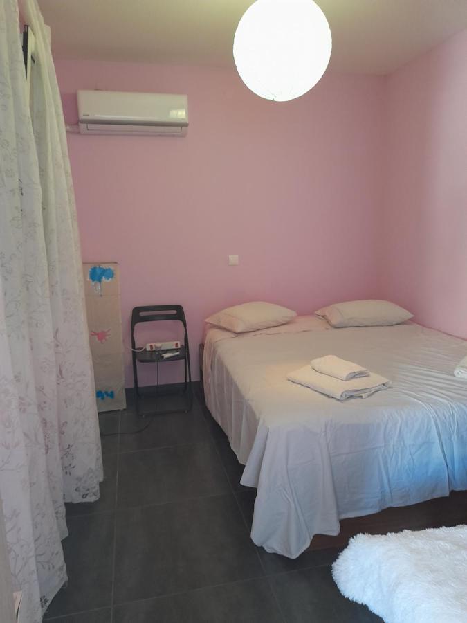 Bright Top Floor Apartment! Закинтос Екстериор снимка