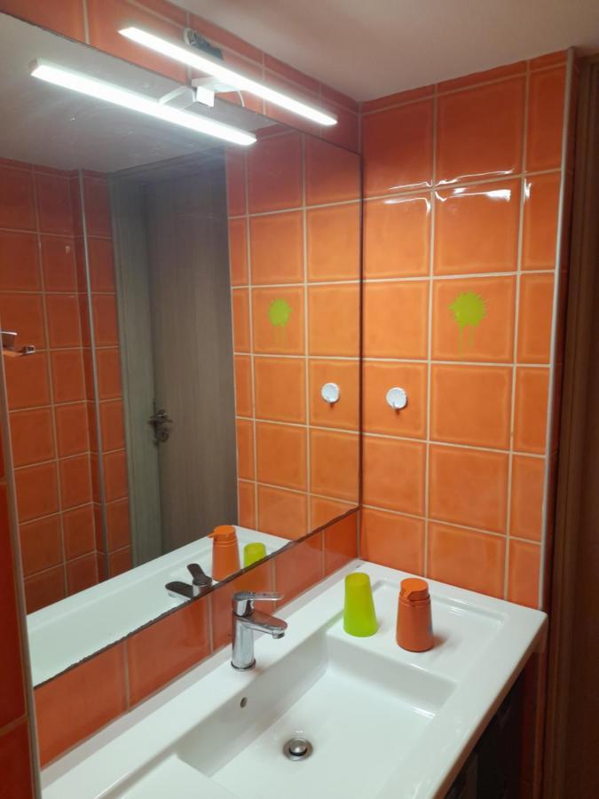 Bright Top Floor Apartment! Закинтос Екстериор снимка