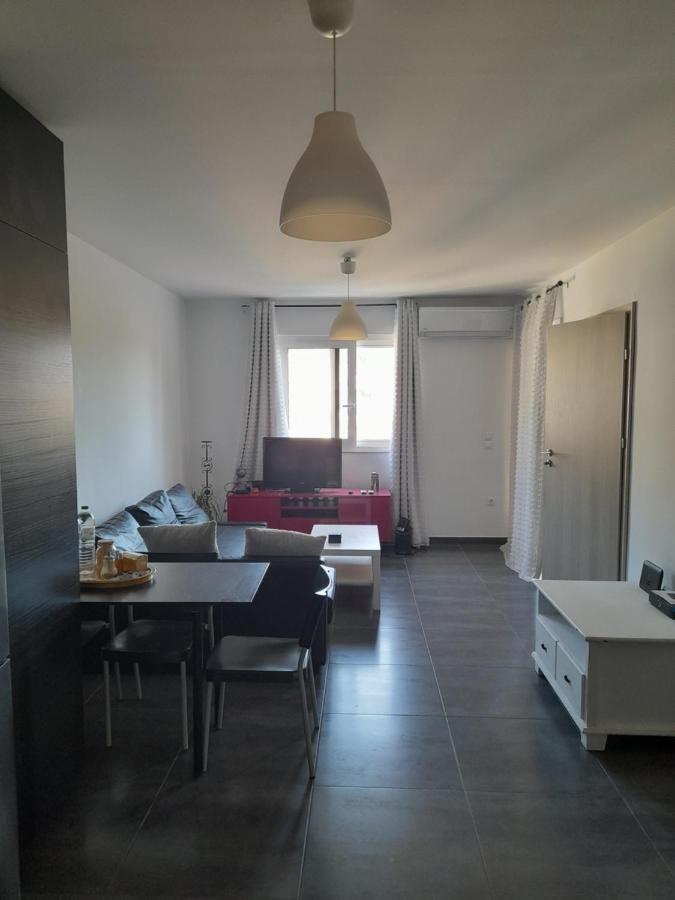 Bright Top Floor Apartment! Закинтос Екстериор снимка
