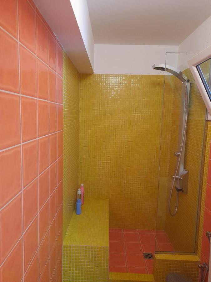 Bright Top Floor Apartment! Закинтос Екстериор снимка